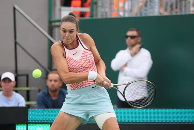 WTA, Tennis Damen 250 BNP Paribas Warsaw Open 2023 Photo: Wojciech Olkusnik East News Nigina Abduraimova of Uzbekistan plays against Poland s Iga Swiatek in the 1st round match of WTA 250 BNP Paribas Warsaw Open 2023 tennis tournament on July 25, 2023 in Warsaw, Poland. EN_01592422_0099