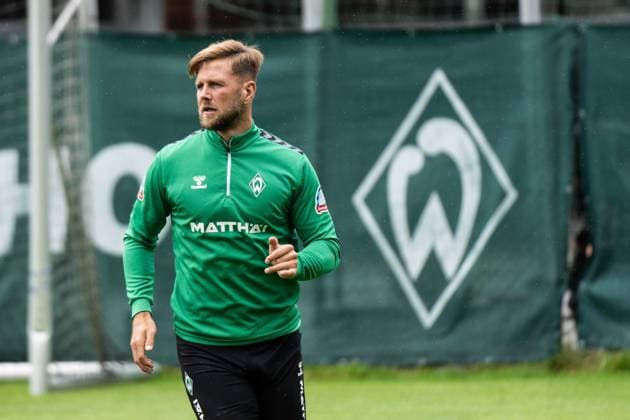 1.FBL, Werder Bremen Trainingslager Tag 08 26.07.2023, Parkstadion, Zell am Ziller, 1.FBL, Werder Bremen Trainingslager Tag 08 Im Bild: Niclas Füllkrug Fuellkrug (Werder Bremen 11); mit Werder Bremen Logo im Hintergrund *** 1 FBL, Werder Bremen training camp day 08 26 07 2023, Parkstadion, Zell am Ziller, 1 FBL, Werder Bremen training camp day 08 In the picture Niclas Füllkrug Fuellkrug Werder Bremen 11 with Werder Bremen logo in the background nordphotoxGmbHxx xSchulze nph000300
