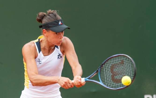 July 26, 2023, Lausanne, Vaud, Switzerland: Lausanne Switzerland, 07 26 2023: Chloe Paquet of France return during 8th final of Ladies Open Lausanne. Ladies Open Lausanne took place tennis club of Lausanne, the Olympic capital Lausanne Switzerland - ZUMAd206 0300215539st Copyright: xEricxDubostx