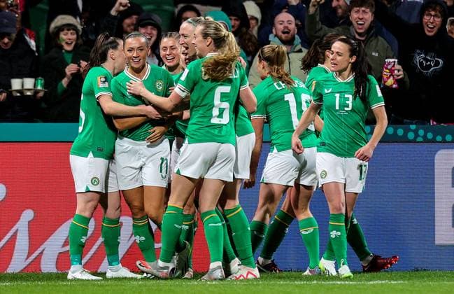 2023 FIFA Women s World Cup Group B, Perth Rectangular Stadium, Perth, Australia 26 7 2023 Canada vs Republic of Ireland WNT Ireland™s Katie McCabe celebrates scoring their first goal with teammates Katie McCabe celebrates scoring their first goal with teammates 26 7 2023  Copyright: x INPHO RyanxByrnex RB1_5738