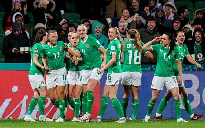2023 FIFA Women s World Cup Group B, Perth Rectangular Stadium, Perth, Australia 26 7 2023 Canada vs Republic of Ireland WNT Ireland™s Katie McCabe celebrates scoring their first goal with teammates Katie McCabe celebrates scoring their first goal with teammates 26 7 2023  Copyright: x INPHO RyanxByrnex RB1_5745