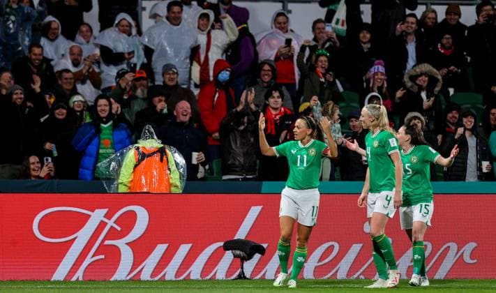 2023 FIFA Women s World Cup Group B, Perth Rectangular Stadium, Perth, Australia 26 7 2023 Canada vs Republic of Ireland WNT Ireland™s Katie McCabe celebrates scoring their first goal with teammates Katie McCabe celebrates scoring their first goal with teammates 26 7 2023  Copyright: x INPHO RyanxByrnex RB1_5770