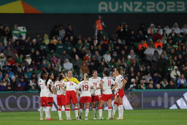 WWC23 CANADA IRELAND, A rattled Canada during the FIFA Women s World Cup match between Canada and Republic of Ireland at the Perth Rectangular Stadium in Perth, Wednesday, July 26, 2023. ( NO ARCHIVING, EDITORIAL USE ONLY, NO USE IN BOOKS WITHOUT CONSENT PERTH WESTERN AUSTRALIA AUSTRALIA  Copyright: xRICHARDxWAINWRIGHTx 20230726001824430476