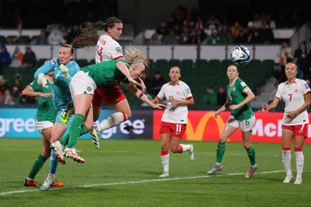 WWC23 CANADA IRELAND, Vanessa Gilles of Canada and Louise Quinn of the Republic of Ireland during the FIFA Women s World Cup match between Canada and Republic of Ireland at the Perth Rectangular Stadium in Perth, Wednesday, July 26, 2023. ( NO ARCHIVING, EDITORIAL USE ONLY, NO USE IN BOOKS WITHOUT CONSENT PERTH WESTERN AUSTRALIA AUSTRALIA  Copyright: xRICHARDxWAINWRIGHTx 20230726001824443329
