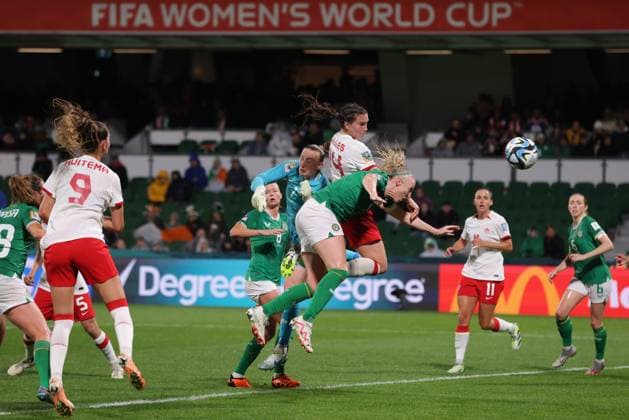 WWC23 CANADA IRELAND, Vanessa Gilles of Canada and Louise Quinn of the Republic of Ireland during the FIFA Women s World Cup match between Canada and Republic of Ireland at the Perth Rectangular Stadium in Perth, Wednesday, July 26, 2023. ( NO ARCHIVING, EDITORIAL USE ONLY, NO USE IN BOOKS WITHOUT CONSENT PERTH WESTERN AUSTRALIA AUSTRALIA  Copyright: xRICHARDxWAINWRIGHTx 20230726001824443382