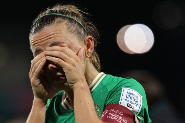 Sport Bilder des Tages WWC23 CANADA IRELAND, An upset Katie McCabe of the Republic of Ireland following thier loss to Canada during the FIFA Women s World Cup match between Canada and Republic of Ireland at the Perth Rectangular Stadium in Perth, Wednesday, July 26, 2023. ( NO ARCHIVING, EDITORIAL USE ONLY, NO USE IN BOOKS WITHOUT CONSENT PERTH WESTERN AUSTRALIA AUSTRALIA  Copyright: xRICHARDxWAINWRIGHTx 20230727001824465048