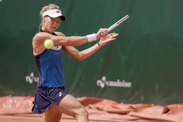 July 26, 2023, Lausanne, Vaud, Switzerland: Lausanne, Switzerland: SwitzerlandÃ¢â‚¬â ¢s VIKTORIJA GOLUBIC plays a backhand return against FranceÃ¢â‚¬â ¢s Alizo Cornet during their round of 16 women s singles tennis match on the third day of the 2023 Ladies Open Lausanne. Lausanne Switzerland - ZUMAs230 20230726_znp_s230_006 Copyright: xCorinexScibozx