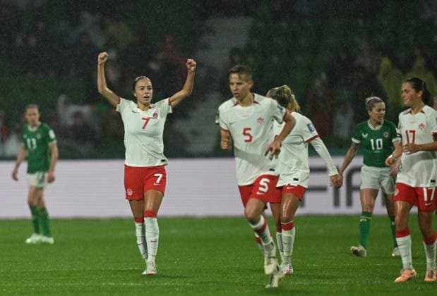 (230726) -- PERTH, July 26, 2023 -- Julia Grosso (1st L) of Canada celebrates a goal during the group B match between Canada and Ireland at the 2023 FIFA Women s World Cup in Perth, Australia, July 26, 2023. ) (SP)AUSTRALIA-PERTH-FIFA-2023 WOMEN S WORLD CUP-GROUP B-CAN VS IRE MaoxSiqian 