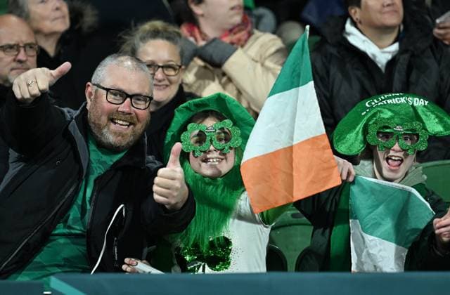 (230726) -- PERTH, July 26, 2023 -- Fans of Ireland react before the group B match between Canada and Ireland at the 2023 FIFA Women s World Cup in Perth, Australia, July 26, 2023. ) (SP)AUSTRALIA-PERTH-FIFA-2023 WOMEN S WORLD CUP-GROUP B-CAN VS IRE LixYibo 