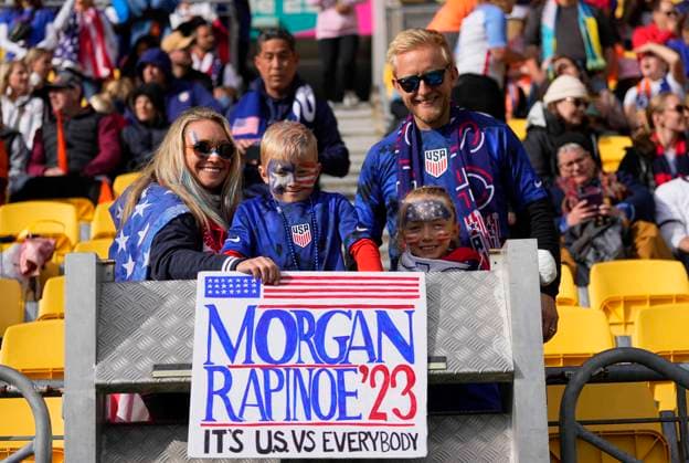 July 27 2023: . USA fans during a Group E - FIFA Women s World Cup Australia & New Zealand 2023 game, USA vs Netherlands, at Sky Stadium, Wellington, New Zealand. CSM Wellington New Zealand - ZUMAc04_ 20230727_zma_c04_002 Copyright: xKimxPricex