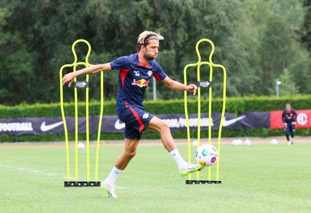 RB Leipzig Italy training camp Bruneck, 27 07 2023, Sportpark Reiperting Reischach, football, RB Leipzig GER Bundesliga training camp in South Tyrol Italy , In picture Kevin Kampl 44, RB Leipzig , Picture Point