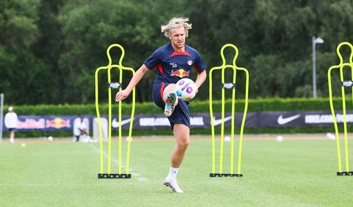 RB Leipzig Italy training camp Bruneck, 27 07 2023, Sportpark Reiperting Reischach, football, RB Leipzig GER Bundesliga training camp in South Tyrol Italy , In picture Emil Forsberg 10, RB Leipzig , Picture Point
