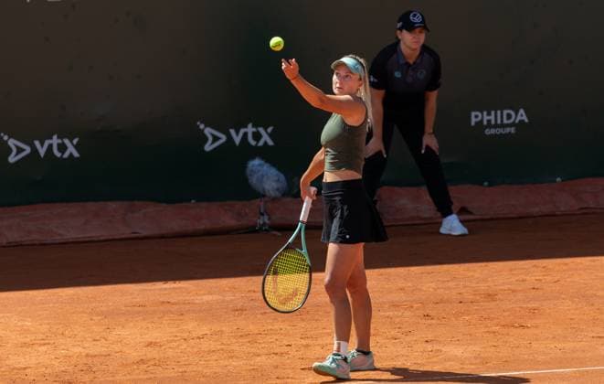 27 07 2023, Lausanne, Tennis Club Stade Lausanne, Ladies Open Lausanne Ana Bogdan Dalila Jakupovic, Dalila Jakupovic serving Lausanne Tennis Club Stade Lausanne Vaud Switzerland  Copyright: xJustPictures.ch MayaxCretegnyx