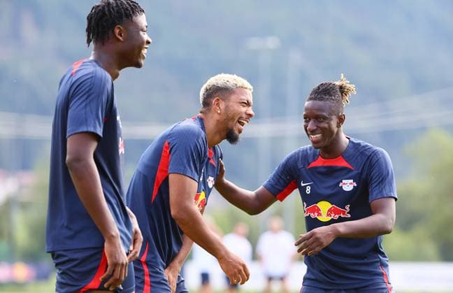 RB Leipzig Italy training camp Bruneck, 27 07 2023, Sportpark Reiperting Reischach, Football, RB Leipzig GER Bundesliga training camp in South Tyrol Italy , In picture f l El Chadaille Bitshiabu, Benjamin Henrichs and Amadou Haidara , Picture Point