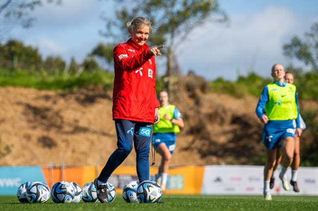 230728 Hege Riise, head coach of the Norwegian women?s national soccer team, at a training session during the FIFA Women s World Cup on July 28, 2023 in Auckland Photo Vegard Grott BILDBYRAN code VG VG0501 bbeng fotboll fotboll norge norway a kvinner dam fotbolls vm fotboll vm kvinner världsmästerskap vm fifa womens world cup träning practice training day 9  Copyright: VEGARDxGRoTT BB230728VG042