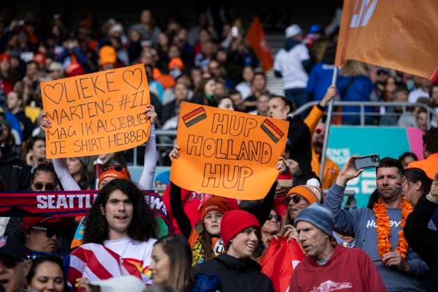 July 28, 2023, Wellington, Wellington, New Zealand: Fans hold signs that say HUP HOLLAND and asking for Netherlands forward LIEKE MARTENS 11 to give them their shirt before the start of the 2023 FIFA Womens World Cup Group E match against USA at the Wellington Regional Stadium in Wellington, New Zealand. USA 1:1 Netherlands Wellington New Zealand - ZUMAb240 20230728_zsp_b240_058 Copyright: xIraxL.xBlackx