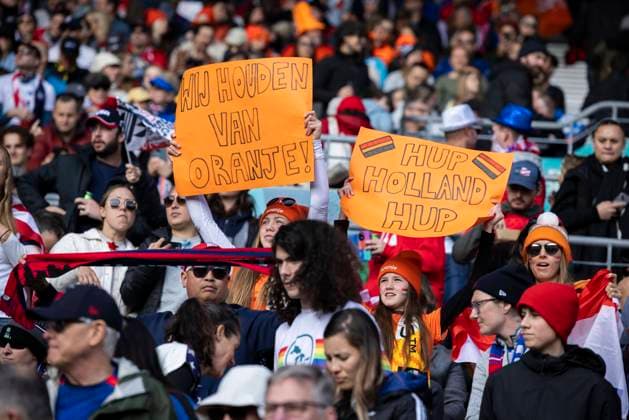 July 28, 2023, Wellington, Wellington, New Zealand: Fans hold signs that say HUP HOLLAND and WIJ HOUDEN VAN ORANJE in support of Netherlands before the start of the 2023 FIFA Womens World Cup Group E match against USA at the Wellington Regional Stadium in Wellington, New Zealand. USA 1:1 Netherlands Wellington New Zealand - ZUMAb240 20230728_zsp_b240_066 Copyright: xIraxL.xBlackx