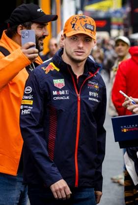 SPA - Max Verstappen (Red Bull Racing) is surrounded by fans ahead of the 1st free practice session at Circuit de Spa-Francorchamps in the run-up to the Grand Prix of Belgium. ANP SEM VAN DER WAL F1 Grand Prix of Belgium - Practice 2023 xVIxANPxSportx xxANPxIVx 474403650 originalFilename: 474403650.jpg