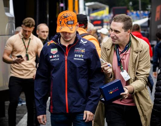 SPA - Max Verstappen (Red Bull Racing) is surrounded by fans ahead of the 1st free practice session at Circuit de Spa-Francorchamps in the run-up to the Grand Prix of Belgium. ANP SEM VAN DER WAL F1 Grand Prix of Belgium - Practice 2023 xVIxANPxSportx xxANPxIVx 474403659 originalFilename: 474403659.jpg