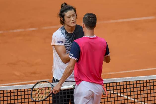 shake hands Zhizhen Zhang CHN Daniel Altmaier GER 28 07 2023 Tennis Hamburg European Open 2023, , Tennisstadion am Rothenbaum, Hamburg, HH Germany Copyright: xpepphotox xPeterxEppingerx pep00321, pep_20230728_hm