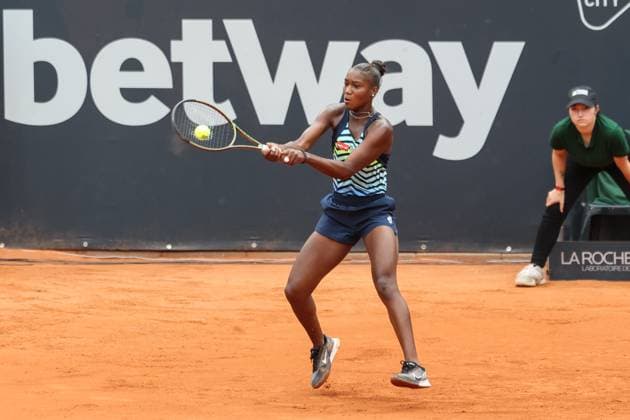 Tennis European Open 2023, Semifinals, Women, Hamburg, 28 07 2023 Nomam Noha Akugue GER Diana Shnaider RUS Hamburg Germany