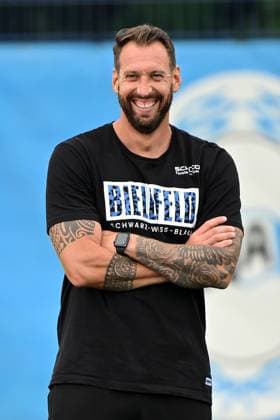 Bielefeld, Arminia Trainingszentrum, 28.07.23, GER, Herren, Testspiel, Saison 2023-2024, DSC Arminia Bielefeld - Sportfreunde Lotte Bild: Trainer Michel KNIAT (Bielefeld) Only for editorial use! Nordrhein-Westfalen Deutschland *** Bielefeld, Arminia training center, 28 07 23, GER, men, test match, season 2023 2024, DSC Arminia Bielefeld Sportfreunde Lotte picture coach Michel KNIAT Bielefeld Only for editorial use North Rhine Westphalia Germany