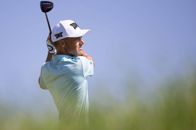 BLAINE, MN - JULY 28: Eric Cole hits a tee shot on the fourteenth hole during the second round of the 3M Open at TPC Twin Cities on July 28, 2023 in Blaine, Minnesota. (Photo by Bailey Hillesheim Icon Sportswire) GOLF: JUL 28 PGA, Golf Herren - 3M Open Round 2 EDITORIAL USE ONLY Icon2307280143