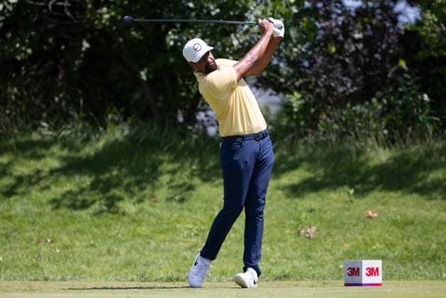 BLAINE, MN - JULY 28: Tony Finau hits a tee shot on the sixth hole during the second round of the 3M Open at TPC Twin Cities on July 28, 2023 in Blaine, Minnesota. (Photo by Bailey Hillesheim Icon Sportswire) GOLF: JUL 28 PGA, Golf Herren - 3M Open EDITORIAL USE ONLY Icon2307280193