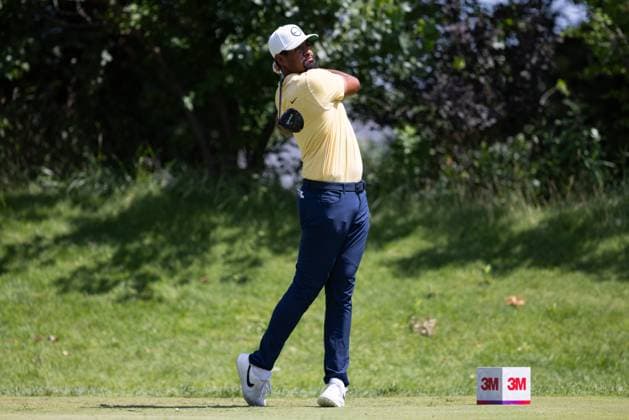 BLAINE, MN - JULY 28: Tony Finau hits a tee shot on the sixth hole during the second round of the 3M Open at TPC Twin Cities on July 28, 2023 in Blaine, Minnesota. (Photo by Bailey Hillesheim Icon Sportswire) GOLF: JUL 28 PGA, Golf Herren - 3M Open EDITORIAL USE ONLY Icon2307280203