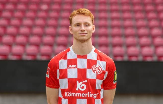 Football Official Portrait 1 FSVMainz 05, 1 FSV Mainz 05, Bundesliga season 2023 2024, Sepp van den Berg ,