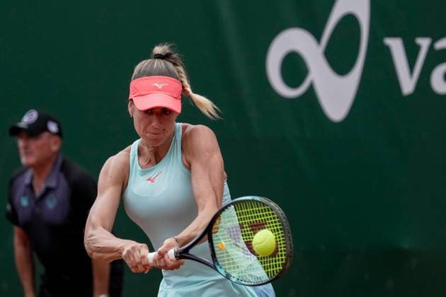July 29, 2023, Lausanne, Vaud, Switzerland: Lausanne, Switzerland: HungaryÃ¢â‚¬â ¢s ANNA BONDAR plays a backhand return against ItalyÃ¢â‚¬â ¢s Elisabetta Cocciaretto during their womenÃ¢â‚¬â ¢s Singles Semi-Final match on the sixth day of the 2023 Ladies Open Lausanne. Lausanne Switzerland - ZUMAs230 20230729_znp_s230_001 Copyright: xCorinexScibozx