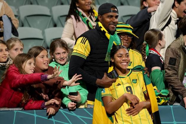 WWC23 PANAMA JAMAICA, Kameron Simmonds of Jamaica takes a selfie with fans after winning the FIFA Women s World Cup 2023 soccer match between Panama and Jamaica at Perth Rectangular Stadium in Perth, Saturday, July 29, 2023. ( NO ARCHIVING, EDITORIAL USE ONLY, NO USE IN BOOKS WITHOUT CONSENT PERTH WESTERN AUSTRALIA AUSTRALIA  Copyright: xRICHARDxWAINWRIGHTx 20230730001825695695