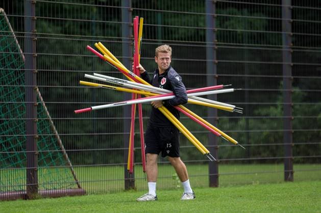 Sport Themen der Woche KW30 Sport Bilder des Tages Cottbus, Deutschland 29. Juli 2023: RL Nord Ost - 2023 2024 - FC Energie Cottbus Training Im Bild: Fitnesstrainer Tim Schneider (Energie Cottbus) Trainingsplatz Brandenburg *** Cottbus, Germany 29 July 2023 RL Nord Ost 2023 2024 FC Energie Cottbus training In the picture fitness coach Tim Schneider Energie Cottbus training ground Brandenburg Copyright: xFotostandx xWeilandx