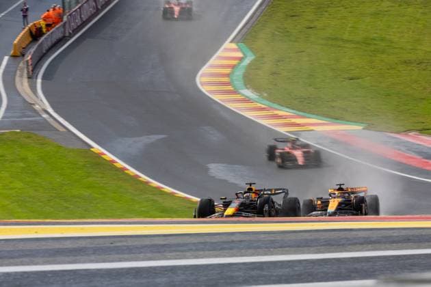 SPA-FRANCORCHAMPS, BELGIUM - JULY 29 : Verstapen-Piastri Course Sprint-during the Belgian Grand Prix Formula One Spa Francorchamps on July 29, 2023 in Spa-Francorchamps, Belgium, 29 07 2023 ( Belgian Grand Prix Formula One 2023 PhotoNews Panoramic 