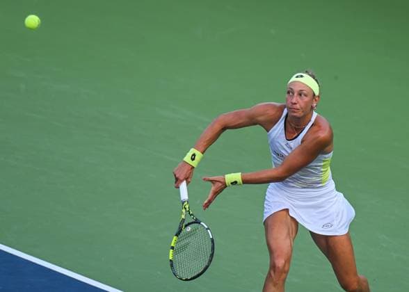 BNP Paribas Warsaw Open 2023 WARSAW, POLAND - JULY 29, 2023 : Yanina Wickmayer of Belgium in action against World No.1 Iga Swiatek of Poland during the Women s Singles Semifinal match on Day Seven of the BNP Paribas Warsaw Open, on July 29, 2023, in Warsaw, Poland. Warsaw Poland  Copyright: xArturxWidakx originalFilename:widak-bnpparib230729_npP7O.jpg