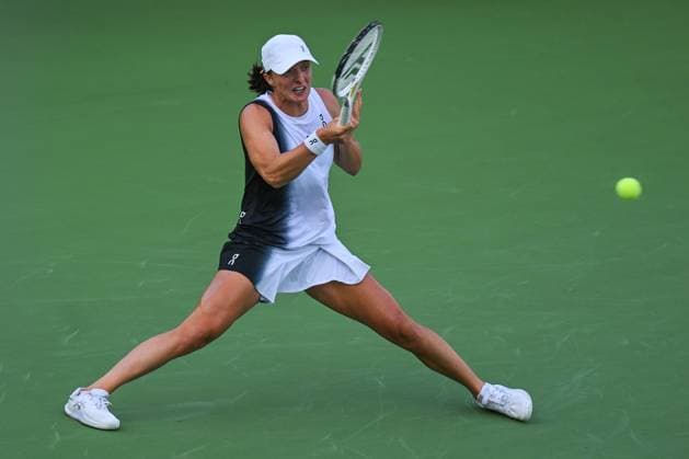 BNP Paribas Warsaw Open 2023 WARSAW, POLAND - JULY 29, 2023 : World No.1 Iga Swiatek of Poland in action against Yanina Wickmayer of Belgium during the Women s Singles Semifinal match on Day Seven of the BNP Paribas Warsaw Open, on July 29, 2023, in Warsaw, Poland. Warsaw Poland  Copyright: xArturxWidakx originalFilename:widak-bnpparib230729_npsdF.jpg