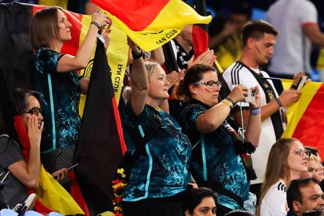WWC23 GERMANY COLOMBIA, German fans cheer ahead of the FIFA Women s World Cup 2023 soccer match between Germany and Colombia at Sydney Football Stadium in Sydney, Sunday, July 30, 2023. ( NO ARCHIVING, EDITORIAL USE ONLY, NO USE IN BOOKS WITHOUT CONSENT SYDNEY NEW SOUTH WALES AUSTRALIA  Copyright: xMARKxEVANSx 20230730001825951424