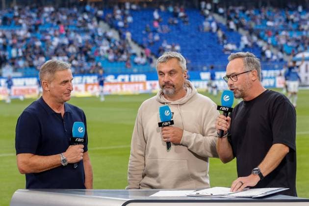 Sat 1 Nationaltrainer Stefan Kuntz ( Türkei ) Trainer Thomas Reis ( Schalke ) Moderator Matthias Opdenhövel Deutschland , Hamburg , Volksparkstadion , Fussball , Bundesliga , 2. Fussball Bundesliga , Hamburger SV - FC Schalke 04 *** Sat 1 national coach Stefan Kuntz Turkey coach Thomas Reis Schalke presenter Matthias Opdenhövel Germany , Hamburg , Volksparkstadion , football , Bundesliga , 2 Football Bundesliga , Hamburger SV FC Schalke 04