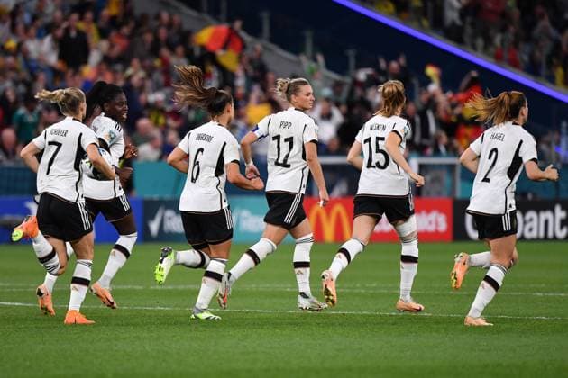 WWC23 GERMANY COLOMBIA, Alexandra Popp (centre) of Germany after scoring the equaliser with a penalty goal during the FIFA Women s World Cup 2023 soccer match between Germany and Colombia at Sydney Football Stadium in Sydney, Sunday, July 30, 2023. ( NO ARCHIVING, EDITORIAL USE ONLY, NO USE IN BOOKS WITHOUT CONSENT SYDNEY NEW SOUTH WALES AUSTRALIA  Copyright: xBIANCAxDExMARCHIx 20230730001826000396