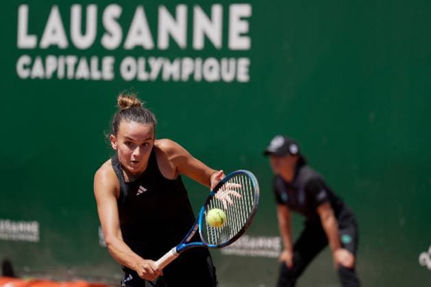 July 30, 2023, Lausanne, Vaud, Switzerland: Lausanne, Switzerland: FranceÃ¢â‚¬â ¢s CLARA BUREL plays a backhand return against ItalyÃ¢â‚¬â ¢s Elisabetta Cocciaretto during their womenÃ¢â‚¬â ¢s singles final match on the seventh day of the 2023 Ladies Open Lausanne. Lausanne Switzerland - ZUMAs230 20230730_znp_s230_007 Copyright: xCorinexScibozx