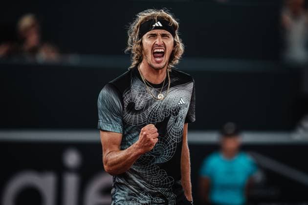 Sport Bilder des Tages Tennis Männer ATP, Tennis Herren Tour 500 European Open Hamburg Alexander Zverev (GER) vs. Laslo Djere (SRB) 30.07.2023 Alexander Zverev (GER) jubelt Hamburg Tennis am Rothenbaum Hamburg Deutschland *** Tennis Men ATP Tour 500 European Open Hamburg Alexander Zverev GER vs Laslo Djere SRB 30 07 2023 Alexander Zverev GER cheers Hamburg Tennis am Rothenbaum Hamburg Germany