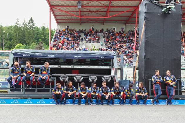 Formula 1 Championship - 2023 Formula 1 MSC Cruises Belgian Grand Prix, Formula One World Championship, WM, Weltmeisterschaft - Race Mechanicals Oracle Red Bull Racing& xA;& xA;during the Race on Sunday Jul 30th FORMULA 1 MSC CRUISES BELGIAN GRAND PRIX 2023 - Jul28 to Jul 30th 2023 Spa Francorshamps, Belgium during 2023 Formula 1 MSC Cruises Belgian Grand Prix, Formula One World Championship - Race, Formula 1 Championship in Stavelot, Belgium, July 30 2023 Stavelot Circuit de Spa-Francorchamps Belgium Copyright: xAlessioxDexMarcox xLiveMediax LPS_1013430