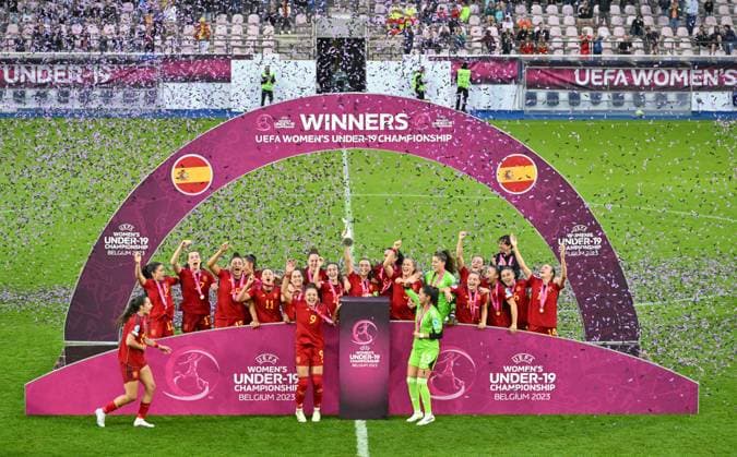 Sport Themen der Woche KW30 Sport Bilder des Tages UEFA WOMEN S UNDER-19 EURO FINAL SPAIN VS GERMANY players of Spain pictured celebrating after winning a female soccer game between the national women under 19 teams of Spain and Germany at the UEFA Women™s Under-19 EURO Final on Sunday 30 July 2023 in Leuven , Belgium . PHOTO SPORTPIX David Catry Leuven King Power Stadium - Den Dreef Belgium  Copyright: xSportpix.bex xDavidxCatryxDavidxCatryx
