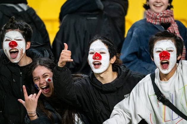 230731 Fans of Japan celebrate after the FIFA Women s World Cup football match between Japan and Spain on July 31, 2023 in Wellington. Photo: Mathias Bergeld BILDBYRAN kod MB MB0657 fotboll football soccer fotball fotbolls-vm världsmästerskap vm fifa womens world cup japan spanien spain 12 dam bbeng women fotball vm kvinner verdensmesterskap publik jubel *** 230731 Fans of Japan celebrate after the FIFA Women s World Cup soccer match between Japan and Spain on July 31, 2023 in Wellington Photo Mathias Bergeld BILDBYRAN code MB MB0657 football soccer football soccer football world cup world championship world cup fifa womens world cup japan spain spain 12 dam bbeng women football world cup women s world cup audience cheering  Copyright: MATHIASxBERGELD BB230731MB118