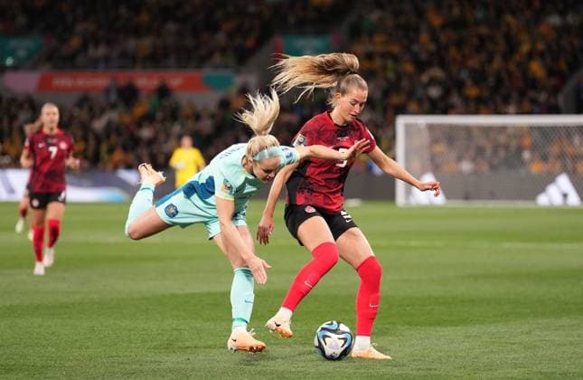 Mandatory Credit: Photo by Shutterstock (14029229b) Ellie Carpenter of Australia and Canada s Jordyn Huitema compete for the ball Canada Women v Australia Women, FIFA Women s World Cup, Group B, International Football, Melbourne Rectangular Stadium, Perth, Australia - 31 July 2023 Canada Women v Australia Women, FIFA Women s World Cup, Group B, International Football, Melbourne Rectangular Stadium, Perth, Australia - 31 July 2023 Copyright: xShutterstockx 14029229b