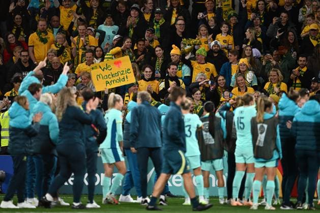 WWC23 CANADA AUSTRALIA, Australian fans celebrate following Australia?s win over Canada during the FIFA Women s World Cup 2023 soccer match between Canada and Australia at Melbourne Rectangular Stadium in Melbourne, Monday, July 31, 2023. ( NO ARCHIVING, EDITORIAL USE ONLY, NO USE IN BOOKS WITHOUT CONSENT MELBOURNE VICTORIA AUSTRALIA  Copyright: xJOELxCARRETTx 20230731001826402923