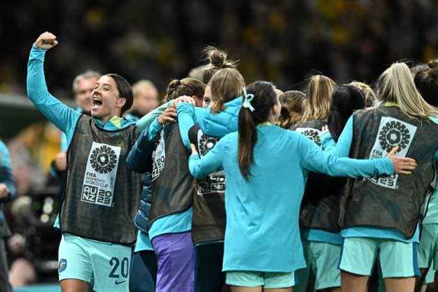 WWC23 CANADA AUSTRALIA, Sam Kerr of Australia celebrates with her team mates following their win over Canada during the FIFA Women s World Cup 2023 soccer match between Canada and Australia at Melbourne Rectangular Stadium in Melbourne, Monday, July 31, 2023. ( NO ARCHIVING, EDITORIAL USE ONLY, NO USE IN BOOKS WITHOUT CONSENT MELBOURNE VICTORIA AUSTRALIA  Copyright: xJAMESxROSSx 20230731001826406128
