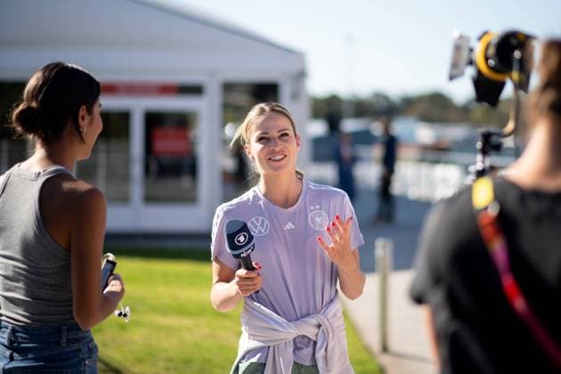 Melanie Leupolz Germany, 18 at ARD Sportschau TV interview, AUS, press conference DFB Womens National Team Germany, FIFA Womens World Cup Australia 2023, 01 08 2023 AUS, press conference DFB Womens National Team Germany, FIFA Womens World Cup Australia 2023, 01 08 2023 Wyong Copyright: xEibner-Pressefoto Memmlerx EP_MMR
