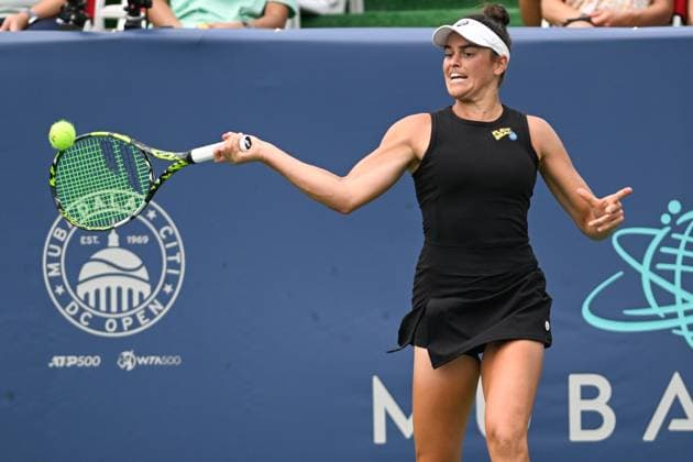 August 1, 2023, Washington, D.C, U.S: JENNIFER BRADY hits a forehand during her match at the Rock Creek Tennis Center. Washington U.S. - ZUMAg196 20230801_zap_g196_029 Copyright: xKylexGustafsonx