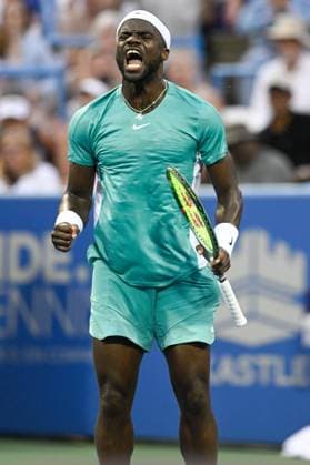 Sport Bilder des Tages August 1, 2023, Washington, D.C, U.S: FRANCIS TIAFOE pumps up the crowd during his match at the Rock Creek Tennis Center. Washington U.S. - ZUMAg196 20230801_zap_g196_073 Copyright: xKylexGustafsonx